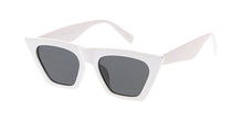 7507 Women's Plastic Medium Extreme Cat Eye Frame